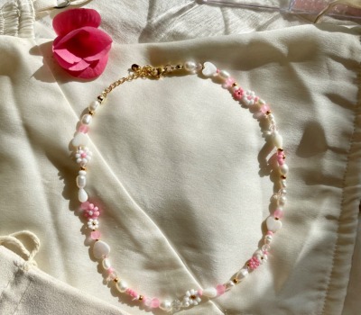 Aruba- handgemachte pinke Kette aus verschiedenen Perlen
