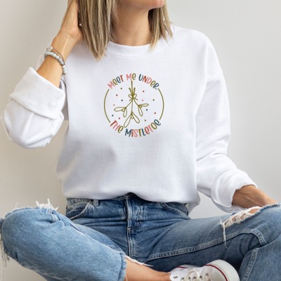 Sweater meet me under the mistletoe - lockerer Pullover mit Weihnachtlichem Design