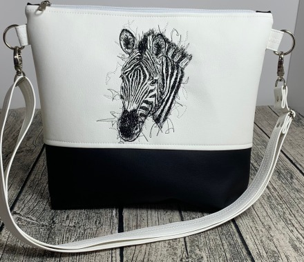 Zebra - Tasche Handtasche Umhängetasche aus tollem Kunstleder handmade bestickt mit einem Zebra