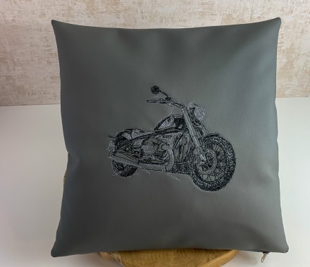 besticktes Kissen aus Kunstleder mit Motorrad, genäht, 40 x 40 cm - Kissenbezug und Innenkissen