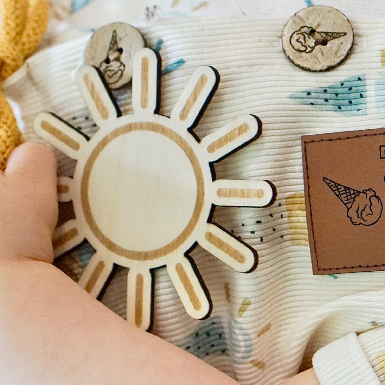 Sommerliche Flatlay-Bilder-Deko - Sonne - aus hochwertigem Holz Stilvolle Akzente setzen 5