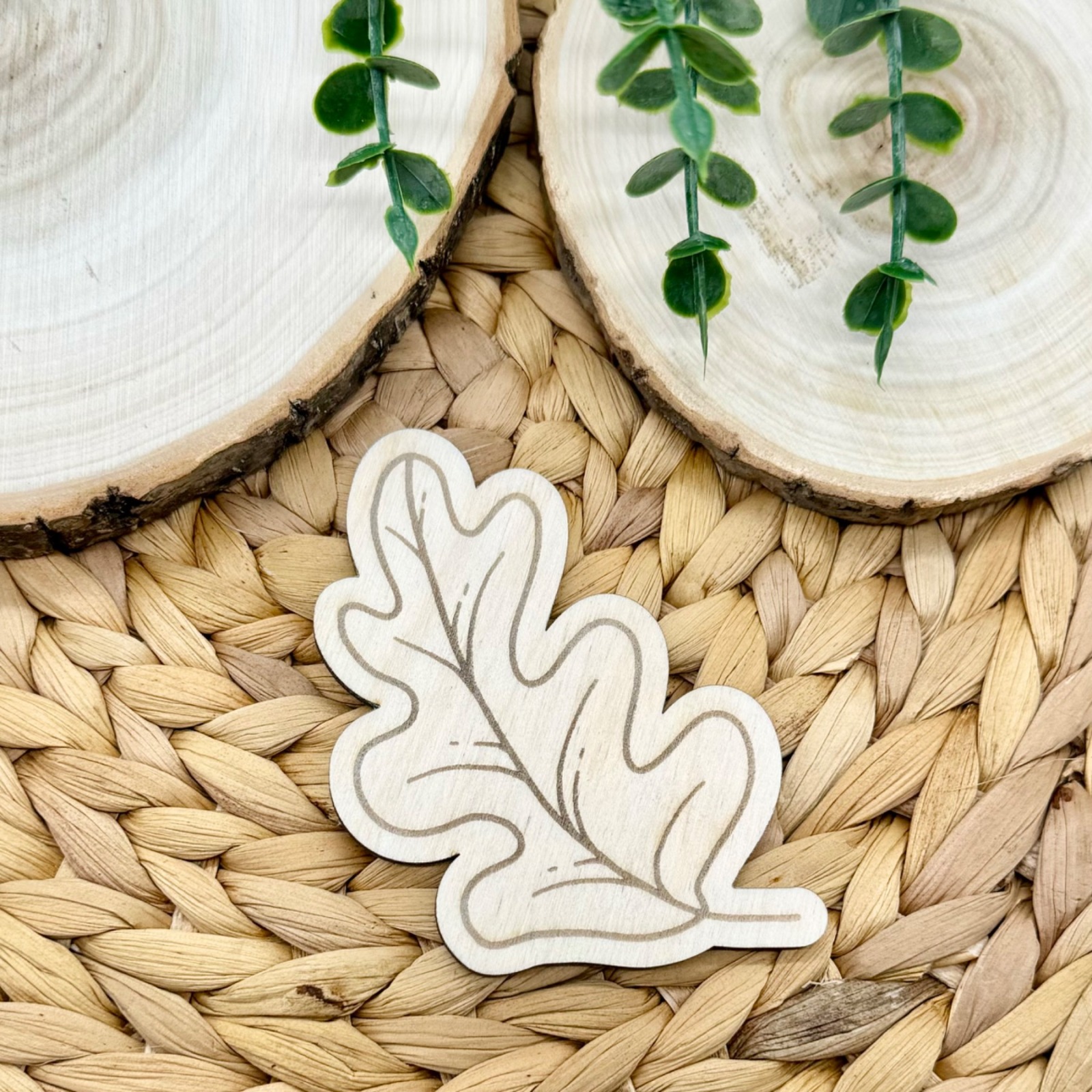 Entdecke hochwertige Flatlay-Deko aus Holz - Blatt 2