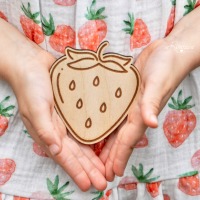 Sommerliche Flatlay-Bilder-Deko - Erdbeere - aus hochwertigem Holz Stilvolle Akzente setzen 2