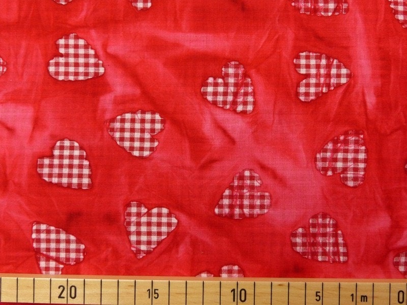 Baumwolldruck BATIK, rot, mit Herzen 3