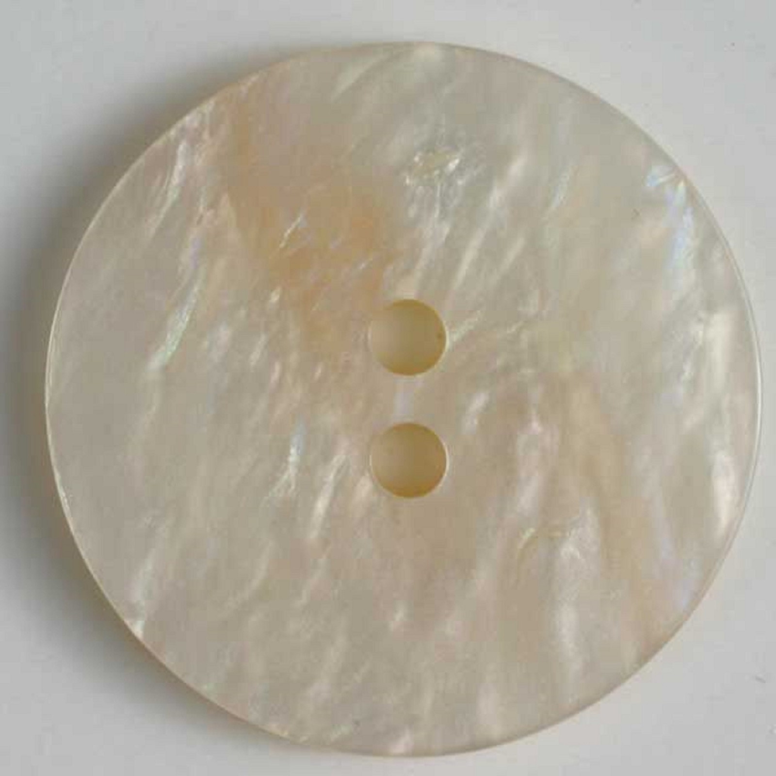 Kunststoffknopf in rauhem Perlmuttlook | 15 mm | weiß | 2 Loch