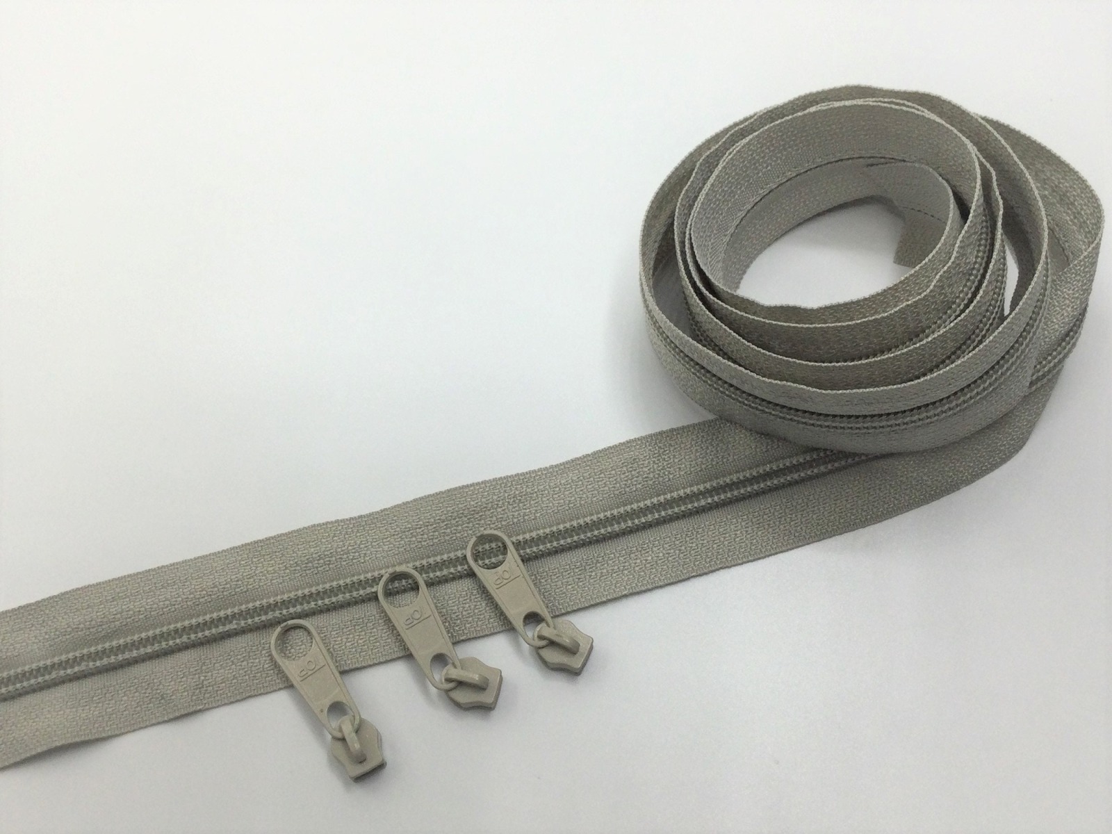 1 m Endlosreißverschluss 5 mm mittelbeige incl. 3 Zipper