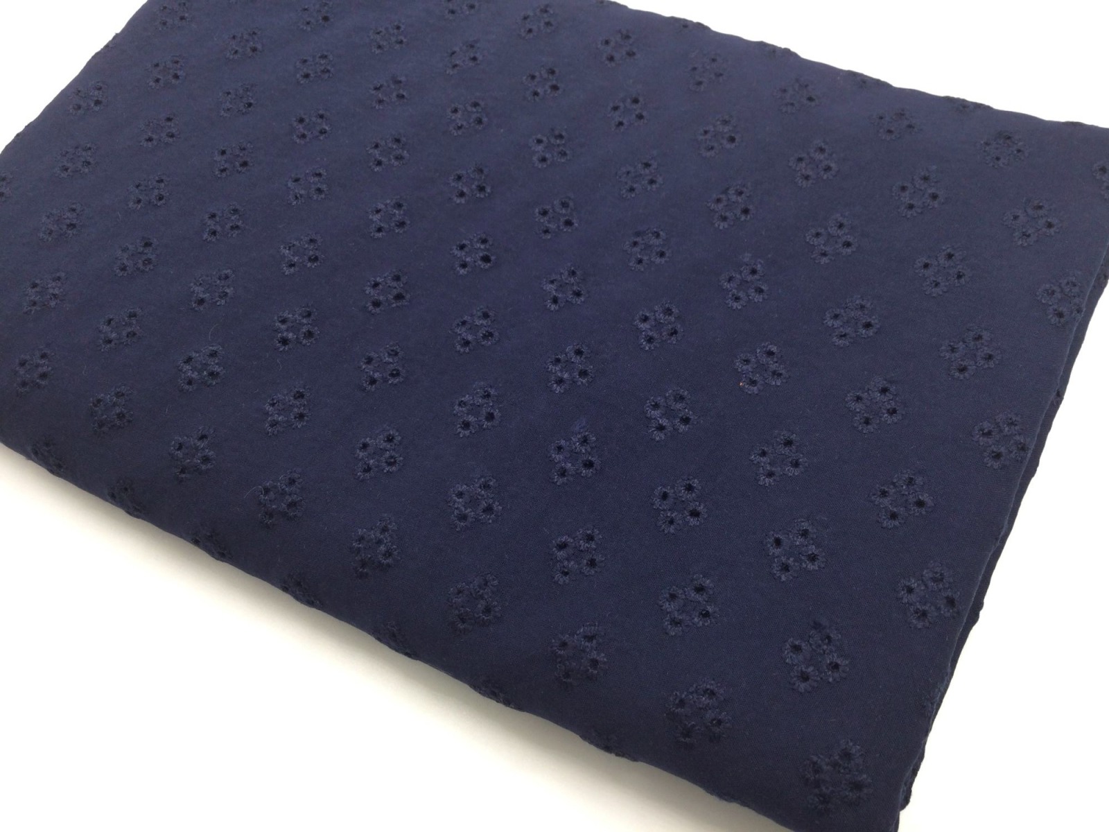 59 cm REST Viskosestoff mit Lochstickerei | Embroidery | navy 2