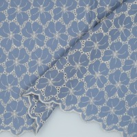 Baumwollstoff mit Stickerei | Embroidery | 2-seitige Bogenkante | blue shadow
