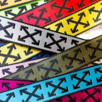 Gurtband Kreuze | gewebt | 38 mm | glänzend | für Taschen | hellgrau 2