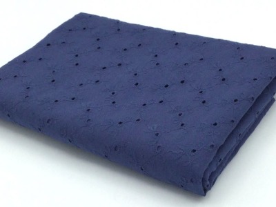45 cm REST Baumwollstoff mit Stickerei, blau, Modestoff -