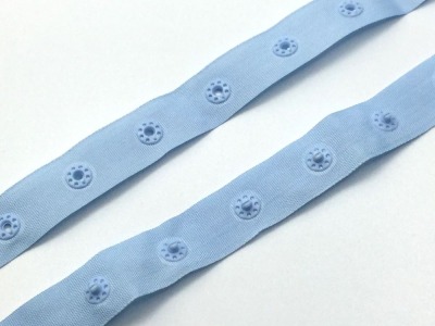 Druckknopfband 2,5 cm Knopfabstand | hellblau