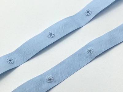 80 cm REST Druckknopfband, 5 cm Knopfabstand | hellblau