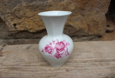 kleine Vase Rosen Nelken Dekor Fasold &amp; Stauch Porzellan Thüringen DDR GDR