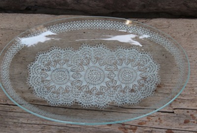 ovaler Servierteller weißes Spitzen Dekor Servierschale Glasteller Glasschale Glaswerke Olbernhau