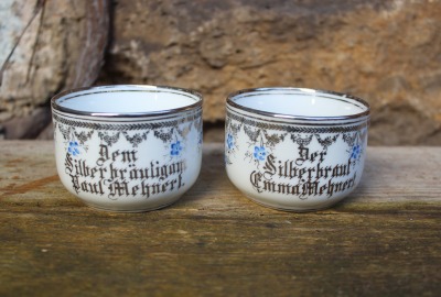 2 antike Kaffeetassen Silberbräutigam Silberbraut Paul &amp; Emma Mehnert Spruchtasse Tasse Sammeltasse