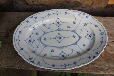 ovaler Servierteller Gebäckteller Porzellan Indisch Blau Strohblumen Greiner Rauenstein um 1900