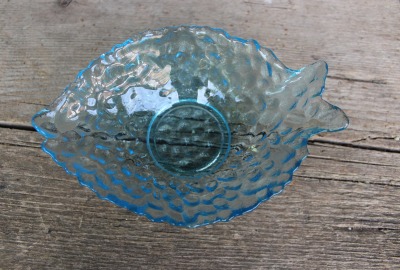 kleines Fisch Schälchen leuchtend hellblaues Glas Vintage 70er 80er Jahre