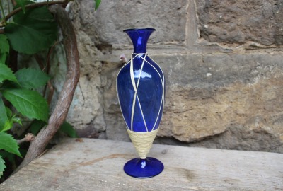 filigrane Lauscha Vase kobaltblaues Glas mit Bast umwickelt mundgeblasen 50er 60er Jahre Vintage DDR