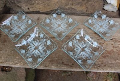 5 tlg. Set Dessertschalen Glasschalen weißes florales Dekor Glasteller Glaswerke Olbernhau DDR