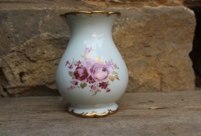 Vase Wallendorf Porzellan rosa Blumendekor Goldrand 60er Jahre DDR GDR