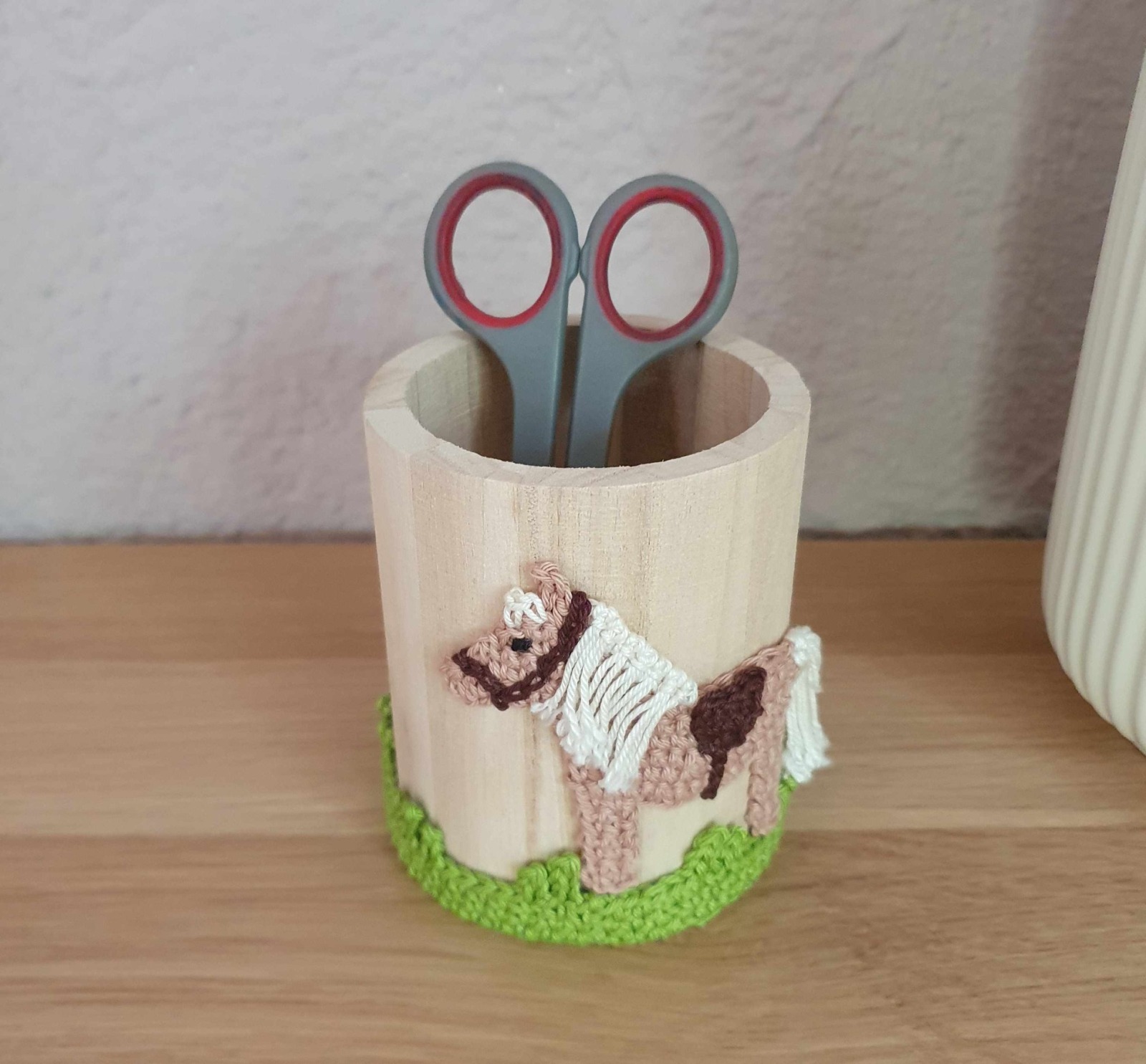 Pferde Haflinger Stiftehalter für Kinder - Holzbecher mit süßem Pferdemotiv 5