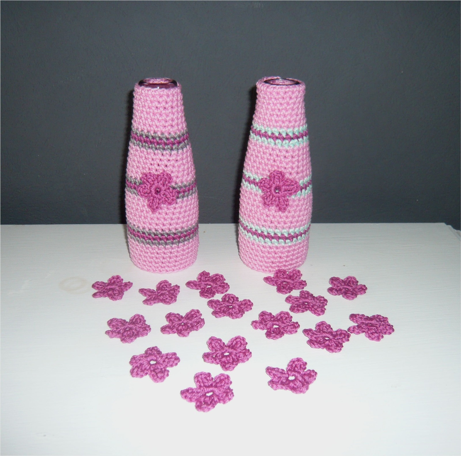 Kleine Blumenvase mit Mini Häkelblumen - Persönliches Geschenk und individuelle Frühlingsdeko 7