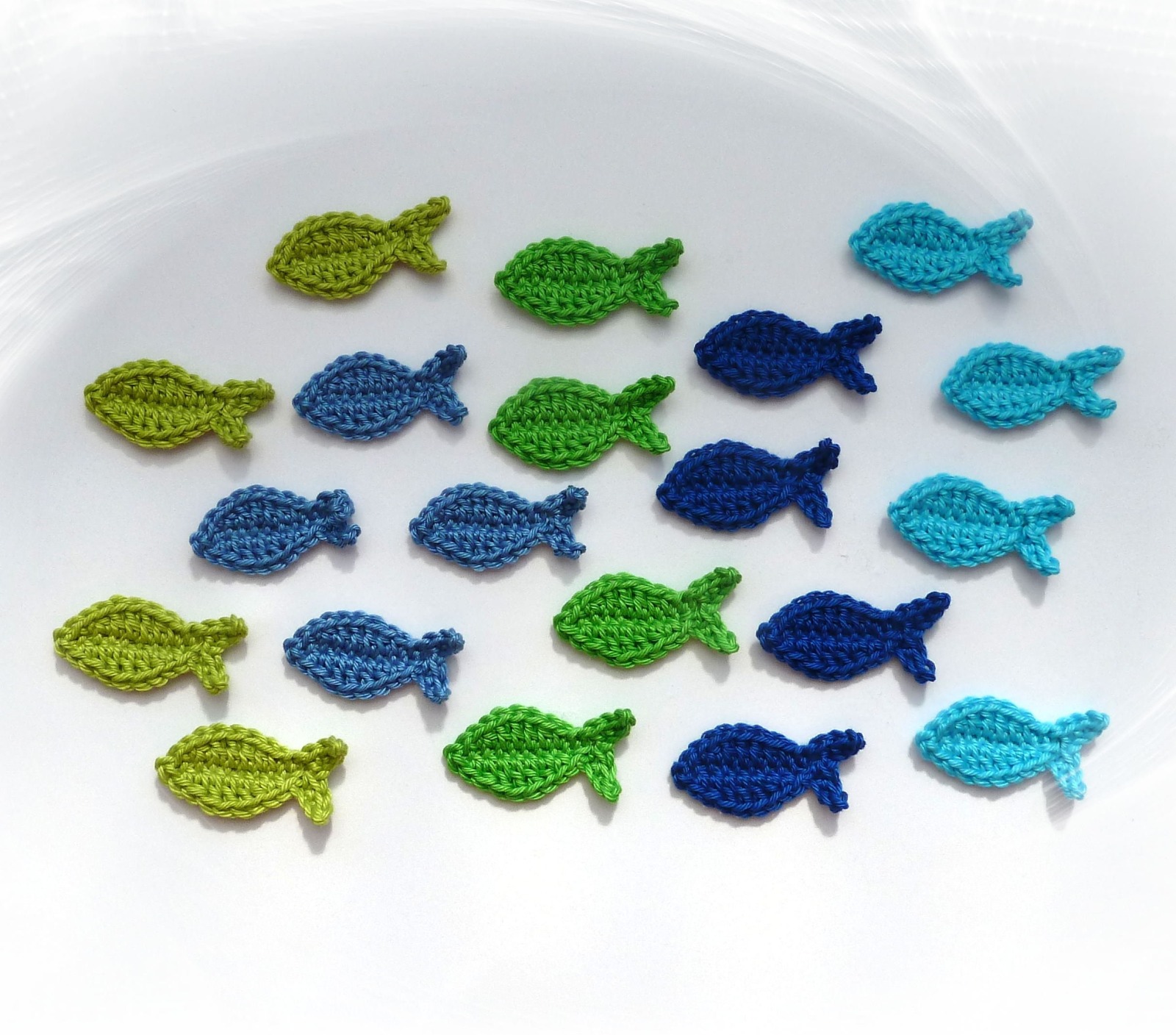Mini Fisch Häkelapplikation in Wunschfarbe 10