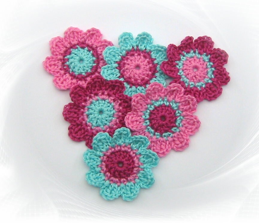 Frühlingshafte Häkelblumen - 6er Set 5cm in Mint und Pink-Tönen 4