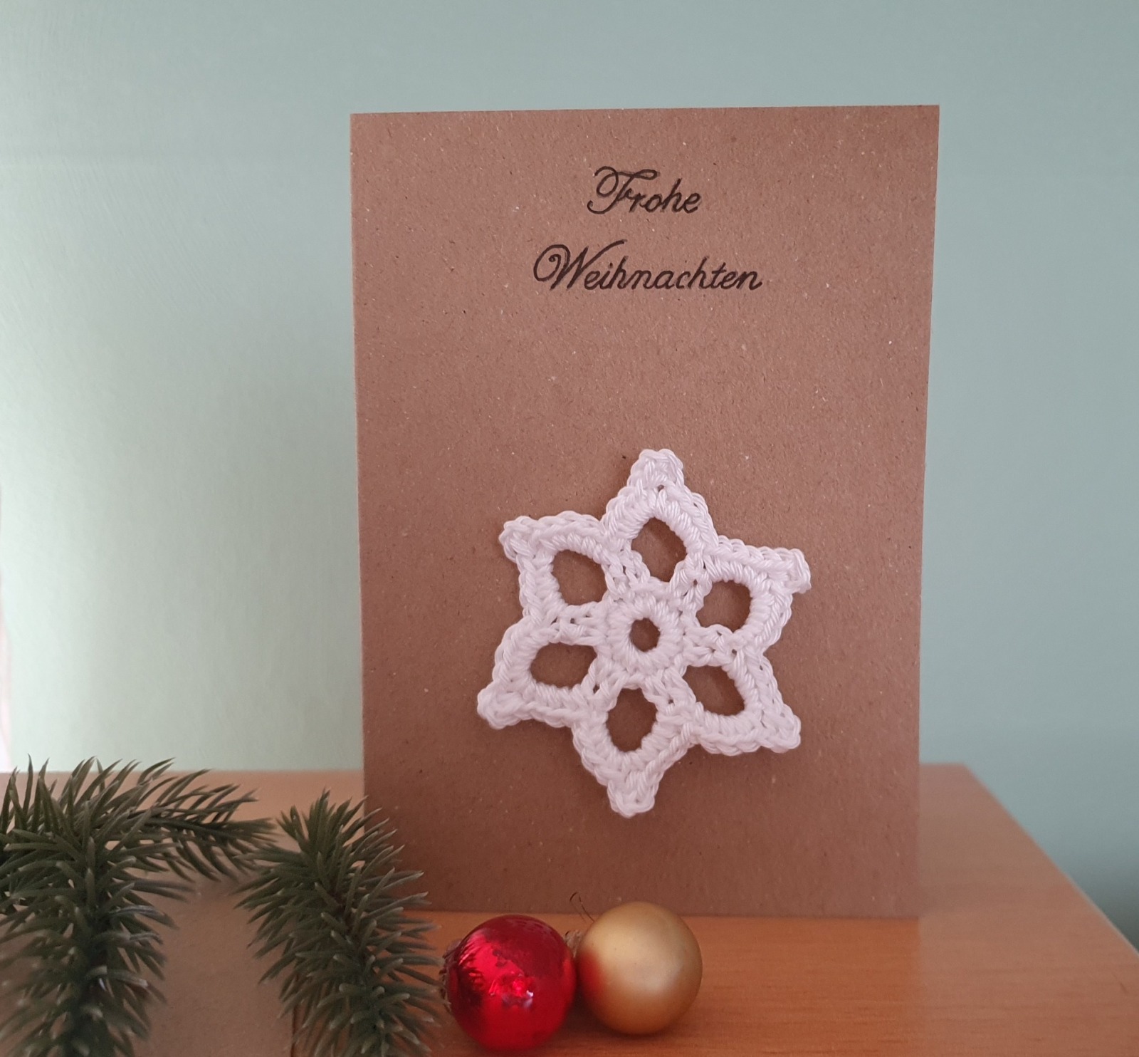 Festliche Weihnachtskarte mit handgemachter Schneeflocke 4