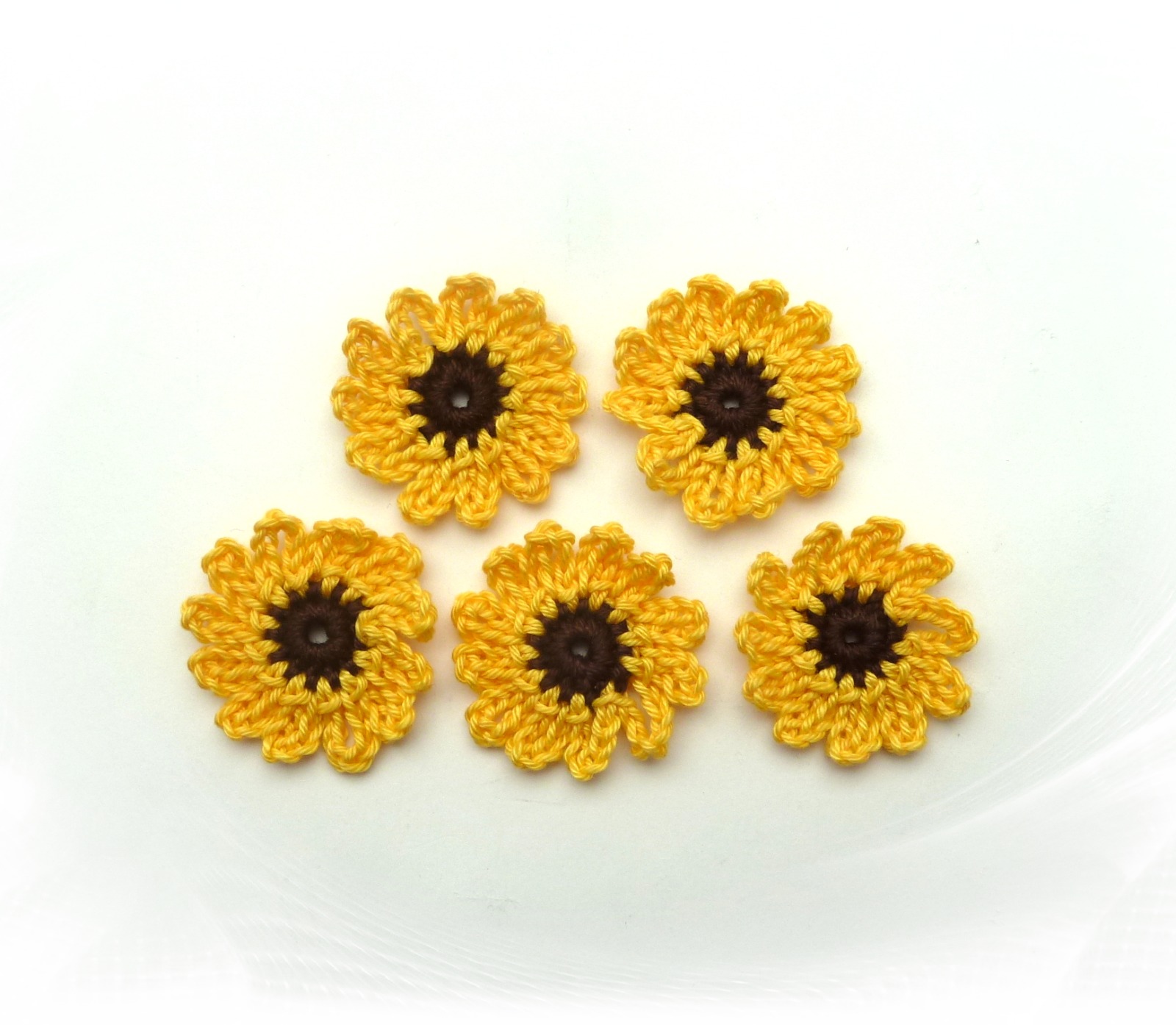 5er-Set gelbe Sonnenblumen Häkelapplikationen 4