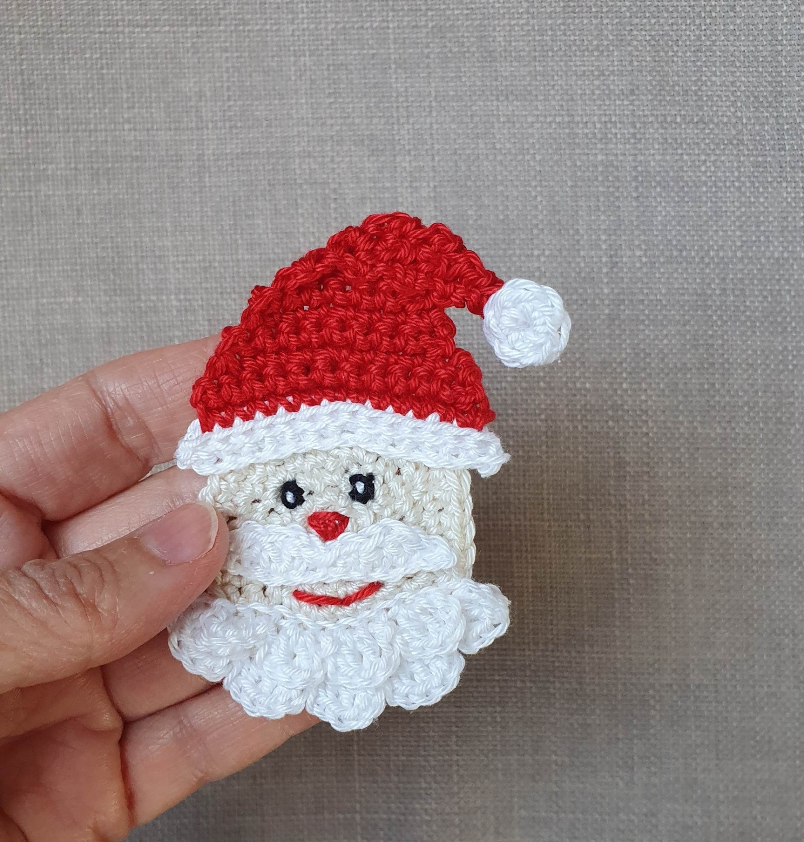 Weihnachtsmann Nikolaus Häkelapplikation 8 cm