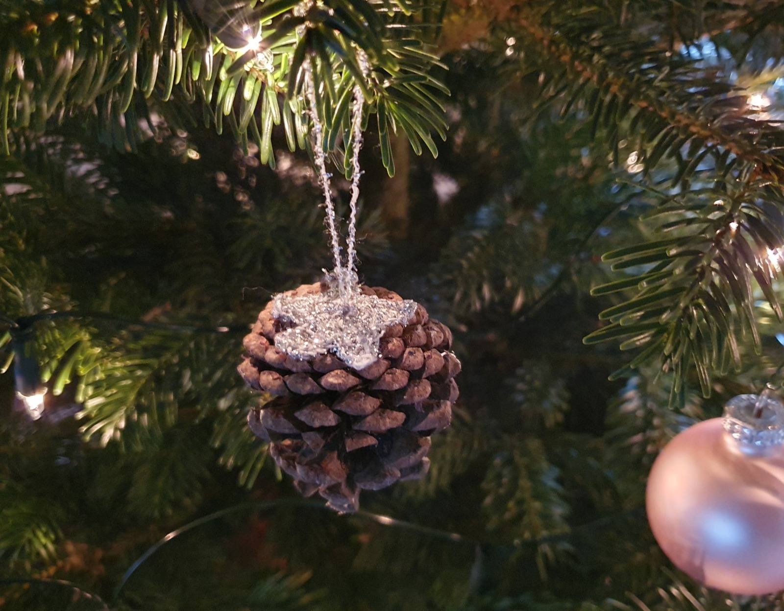 Natürliche Weihnachtsdeko - Zapfen als Weihnachtsbaumschmuck 2