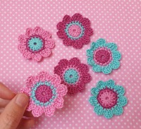 Frühlingshafte Häkelblumen - 6er Set 5cm in Mint und Pink-Tönen 2