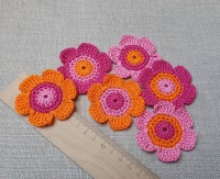 Handgemachte Häkelblumen 3-farbig - 6 cm Durchmesser in Wunschfarben 2