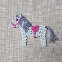 Kleines Pferd Häkelapplikation, 8 x 7 cm