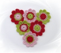 Handgemachte Häkelblumen - Set aus 6 Stück in 3 Farben 2