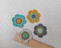4-er Set Häkelblumen 6 cm grau - Kreative Vielfalt in 4 Farben 4