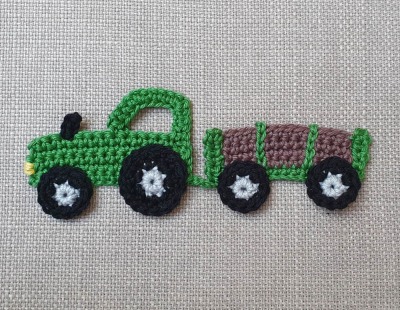 Häkelapplikation Traktor mit Anhänger - Grüne Mini-Traktor-Applikation für kleine Bauernhof-Fans
