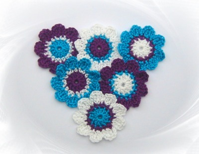 6-er Set Häkelblumen 5 cm - gehäkelte Blumen 3-farbig