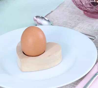 Eierbecher aus Holz in Herzform | Ostern Dekoration - Set aus 2 oder 4 Stück