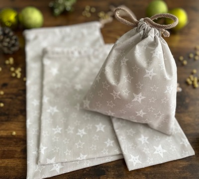 Geschenkbeutel Weihnachten | Weihnachtsbeutel | Weihnachtssäckchen grau Sterne - Handgefertigt in D