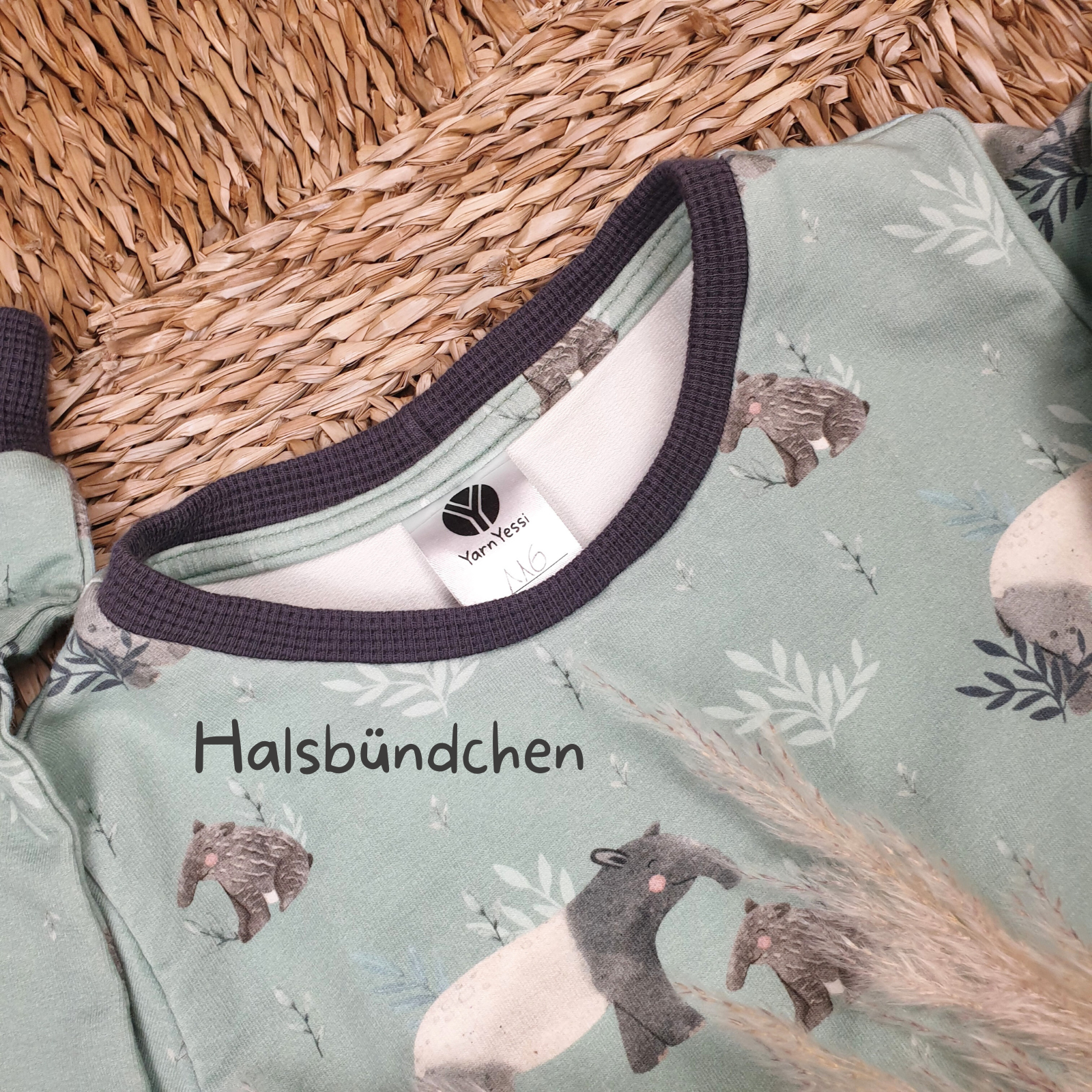 Schmaler Sweater mit Röckchen 3