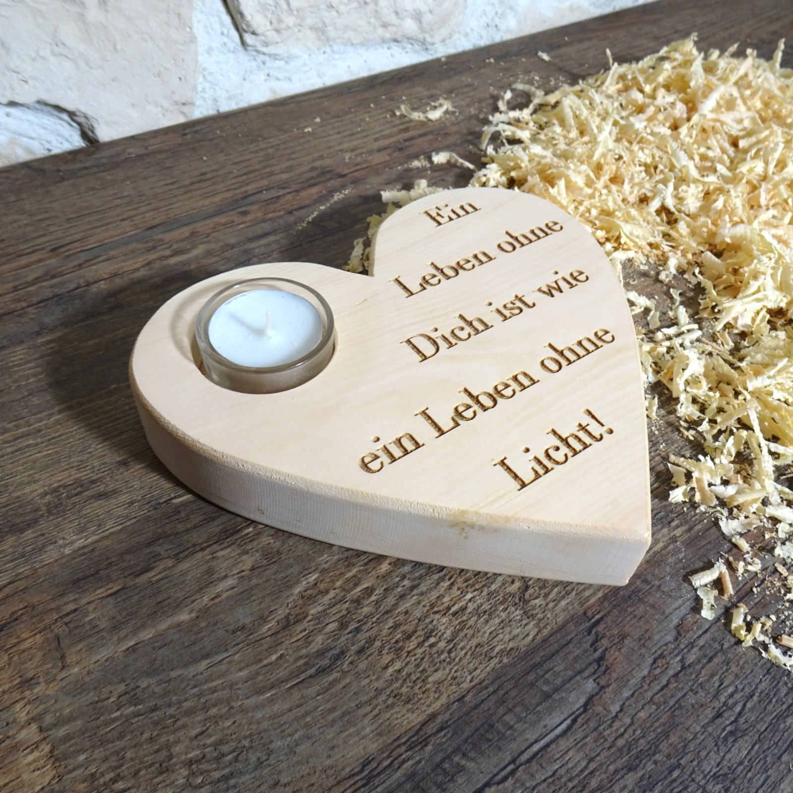 Großes Herz aus Holz mit Teelichthalter mit Spruch oder Name personalisierbar Zirbelholz 2
