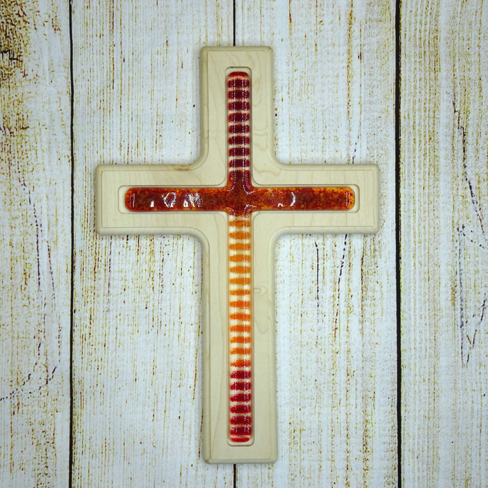 Holzkreuz mit Fusingglas in rot und orange, Kreuz aus Ahorn