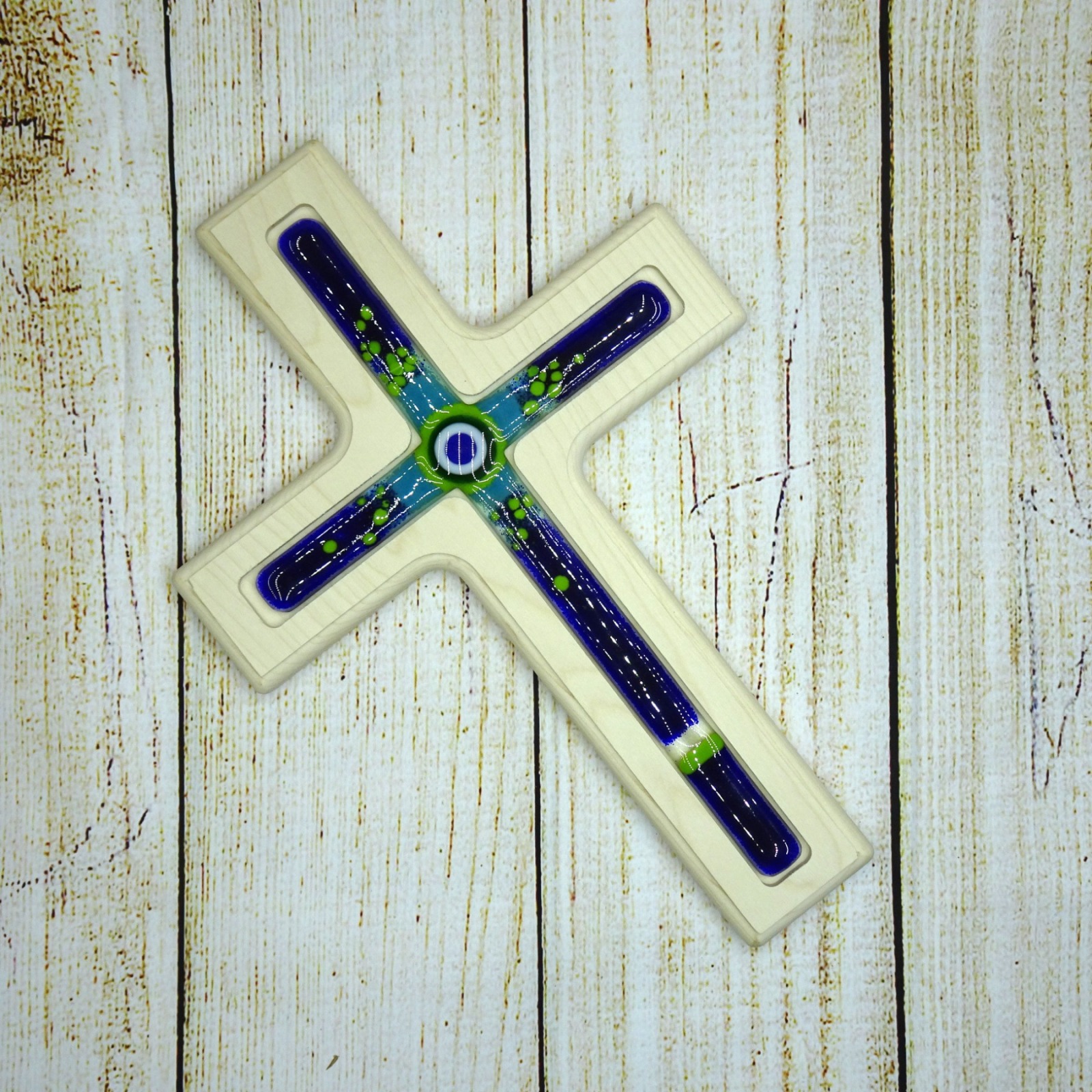 Holzkreuz mit Fusingglas in blau und grün Kreuz aus Ahorn 2