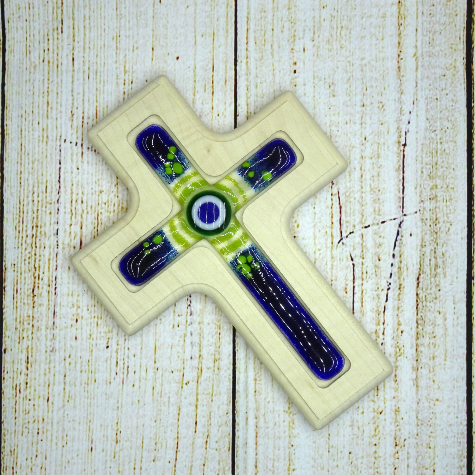 Holzkreuz mit Fusingglas in blau und grün, Kreuz aus Ahorn 2