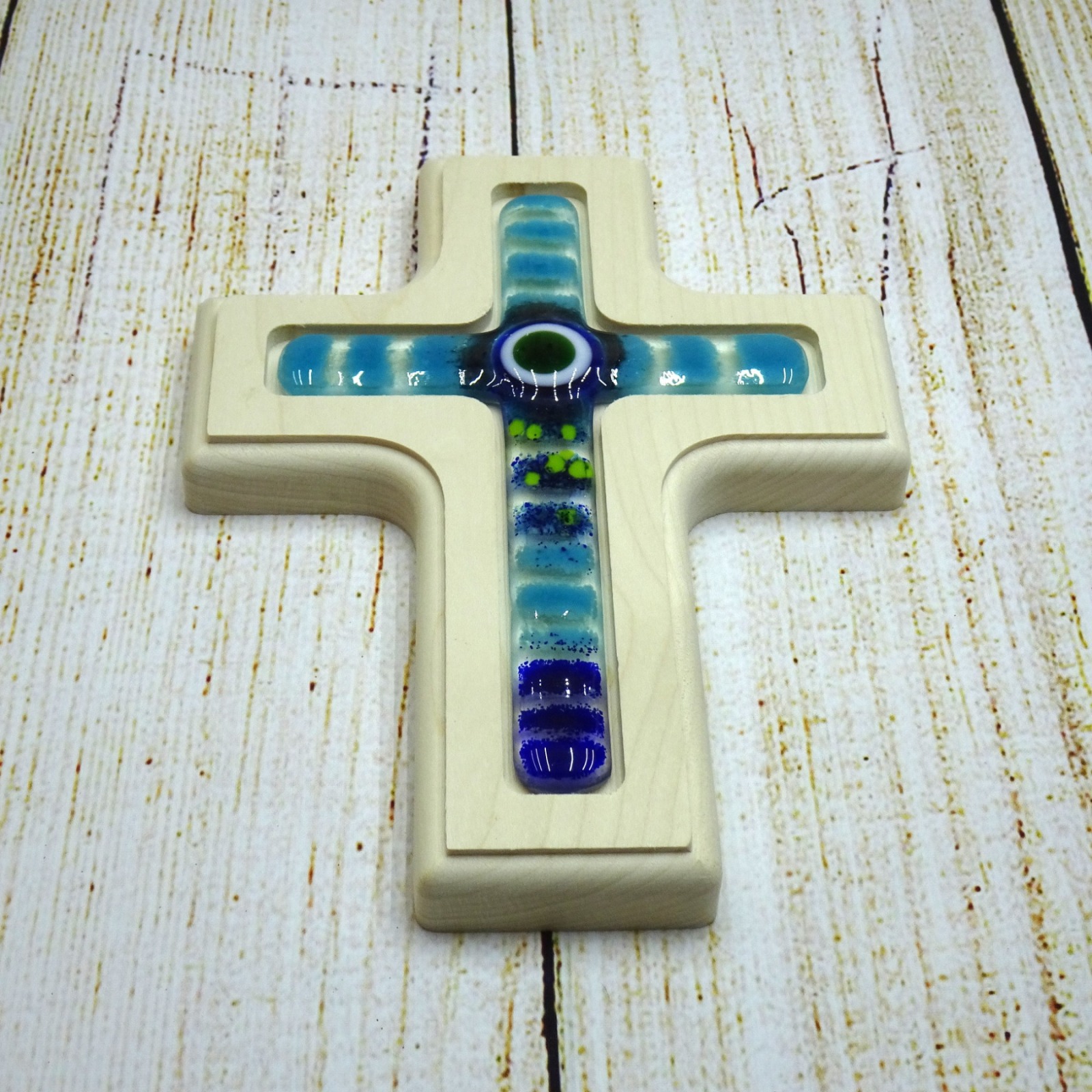 Holzkreuz mit Fusingglas in blau, Kreuz aus Ahorn 4