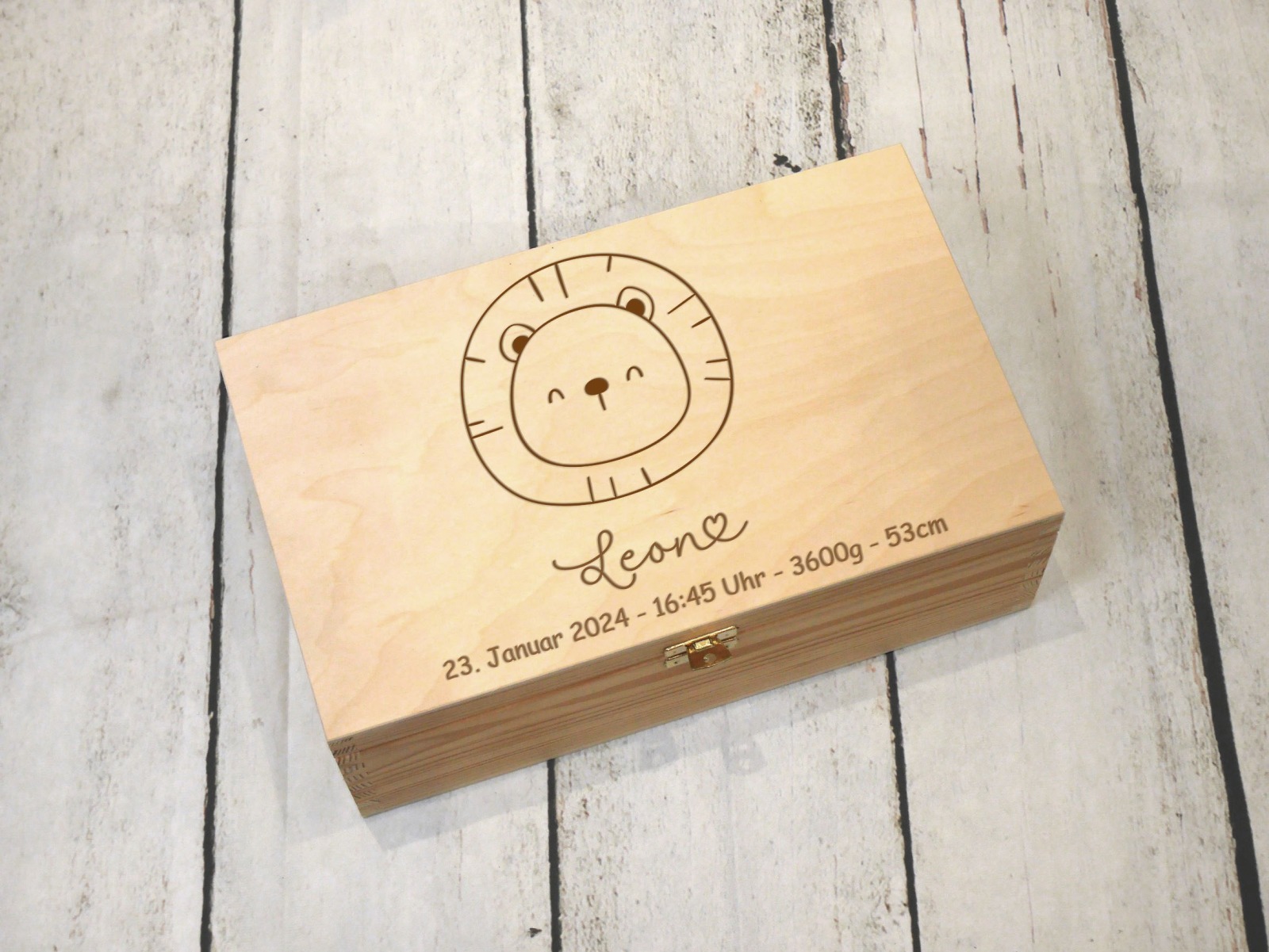 Memorybox Löwe personalisiert mit Name, Datum und Wunschmotiv Erinnerungsbox