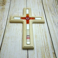 Holzkreuz mit Fusingglas in weiß und rot Kreuz aus Ahorn 4
