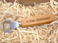 0.33er Schlüssel Personalisierter Flaschenöffner aus Holz 2